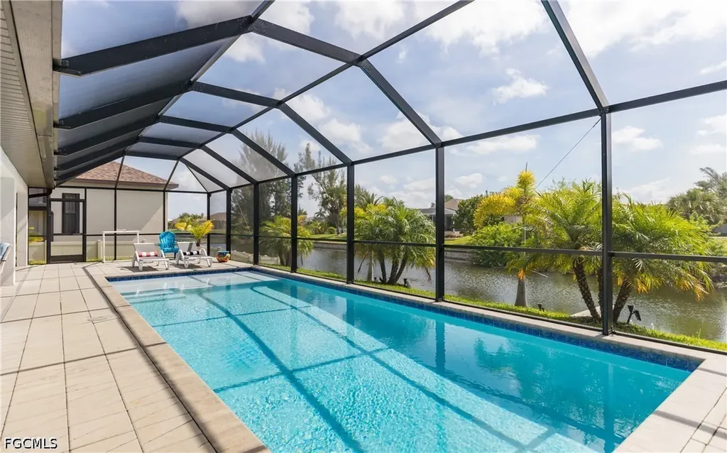2207 Surfside Boulevard Cape Coral FL 33991