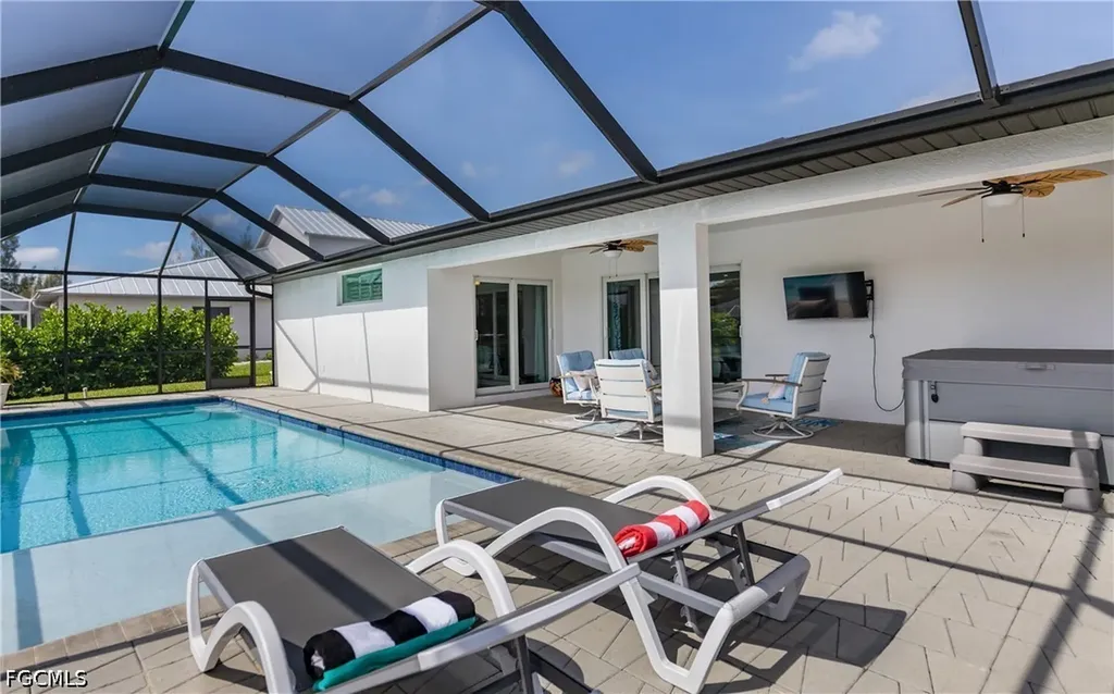 2207 Surfside Boulevard Cape Coral FL 33991