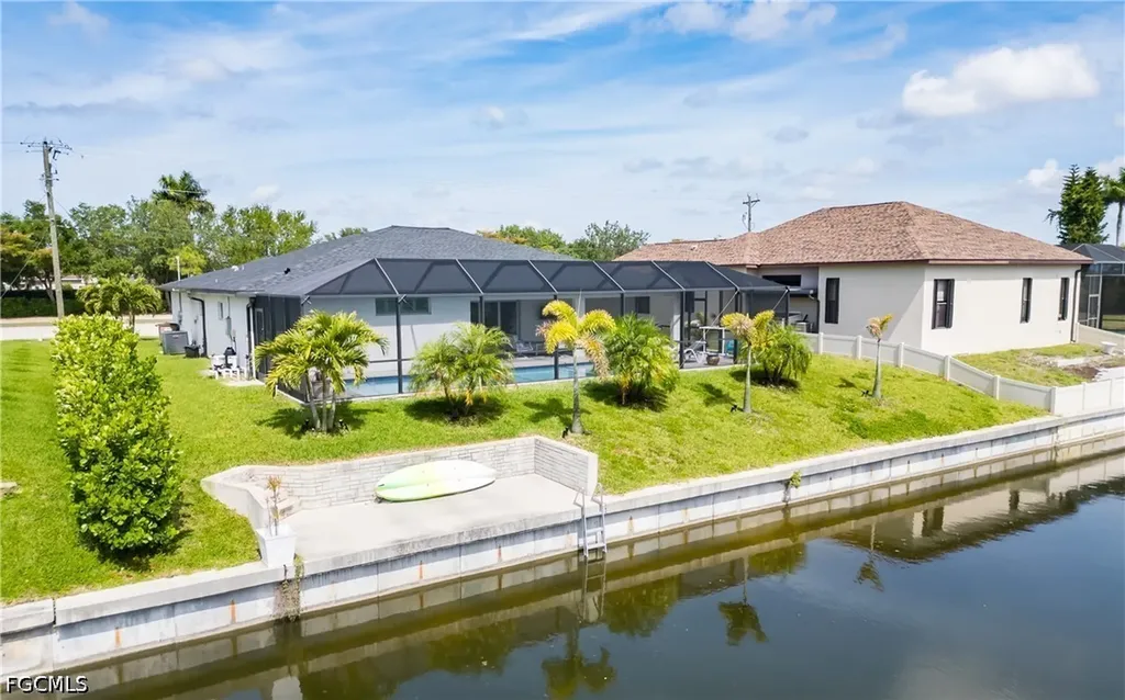 2207 Surfside Boulevard Cape Coral FL 33991