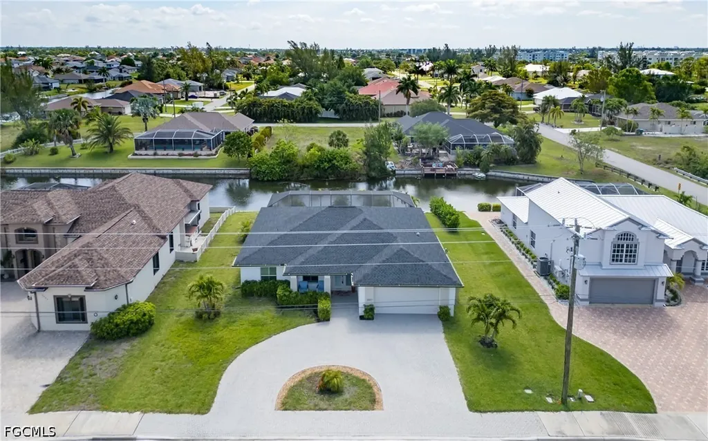 2207 Surfside Boulevard Cape Coral FL 33991
