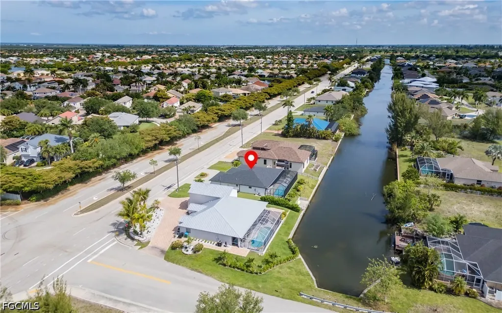 2207 Surfside Boulevard Cape Coral FL 33991
