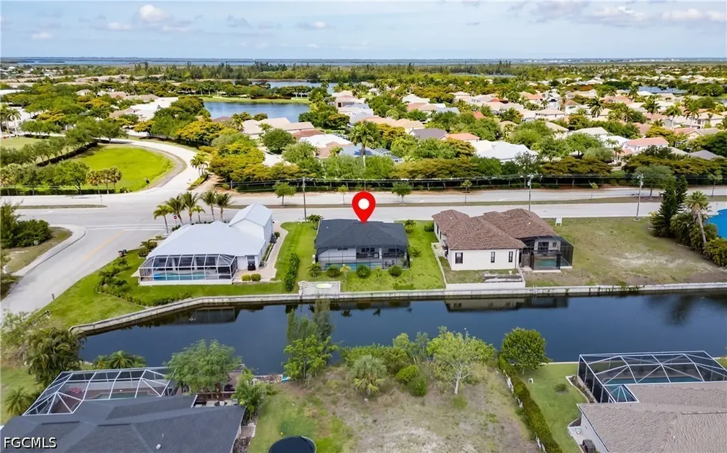 2207 Surfside Boulevard Cape Coral FL 33991