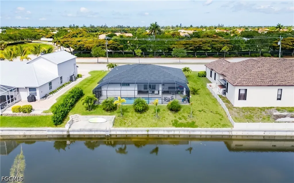 2207 Surfside Boulevard Cape Coral FL 33991
