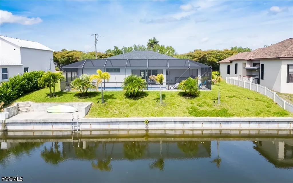 2207 Surfside Boulevard Cape Coral FL 33991