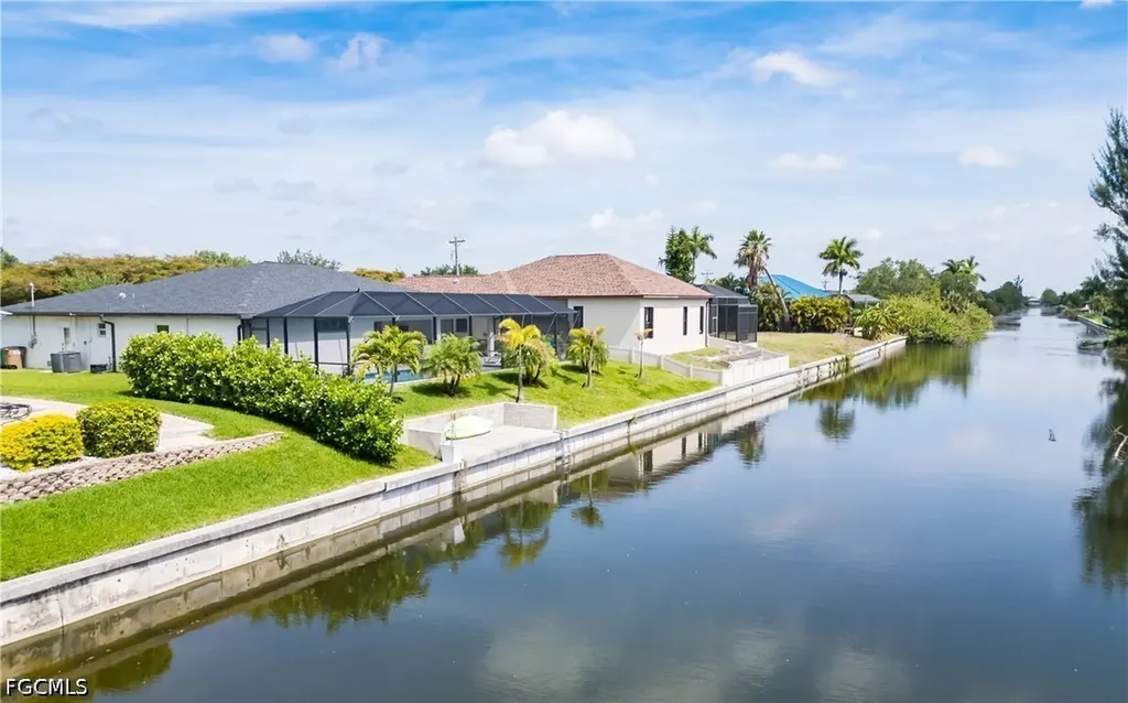 2207 Surfside Boulevard Cape Coral FL 33991