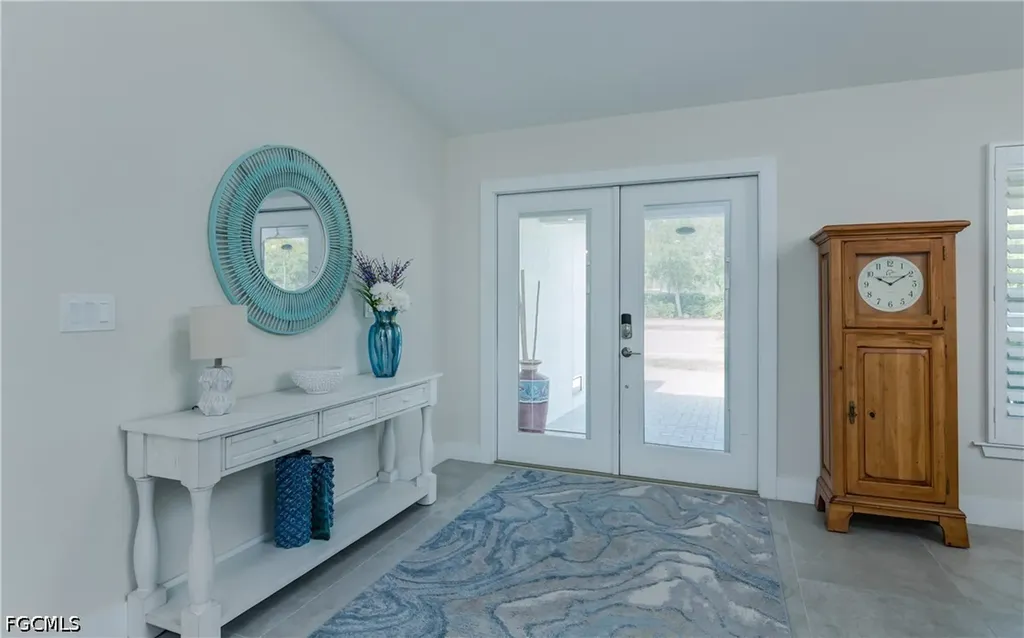 2207 Surfside Boulevard Cape Coral FL 33991