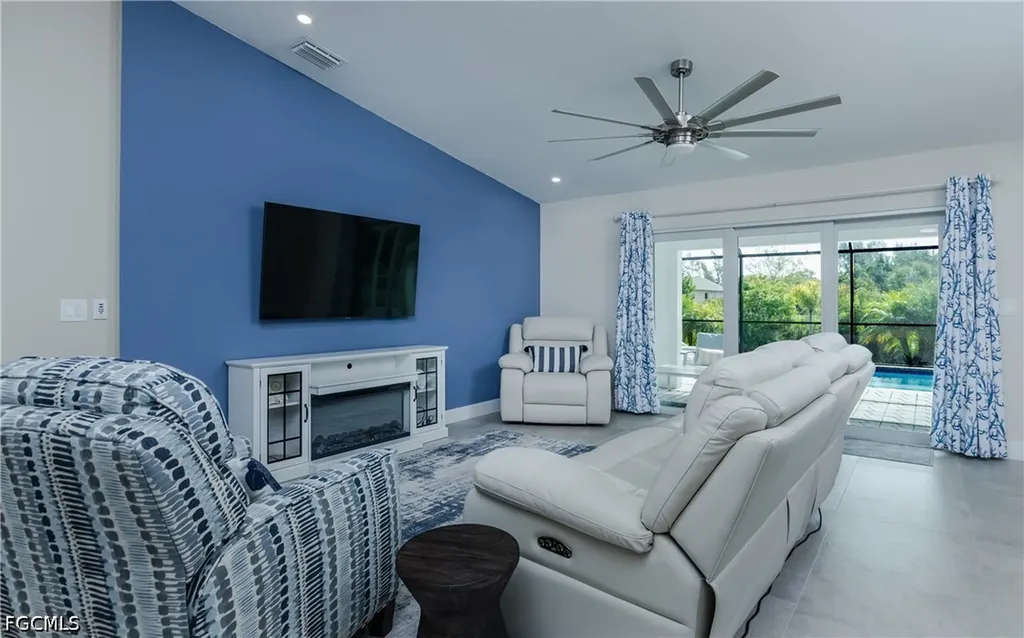 2207 Surfside Boulevard Cape Coral FL 33991