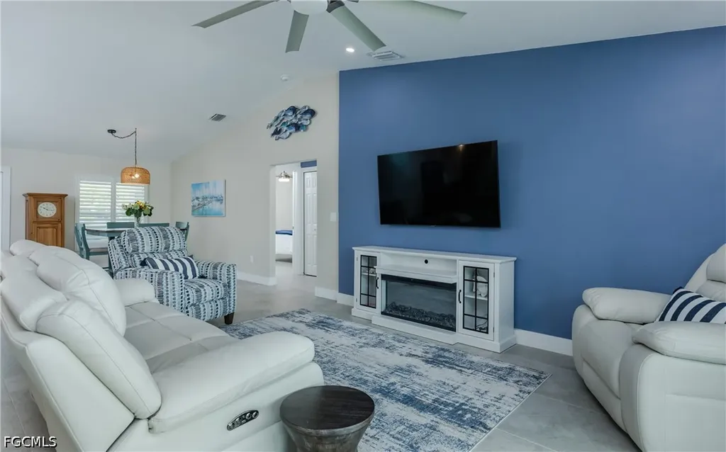 2207 Surfside Boulevard Cape Coral FL 33991