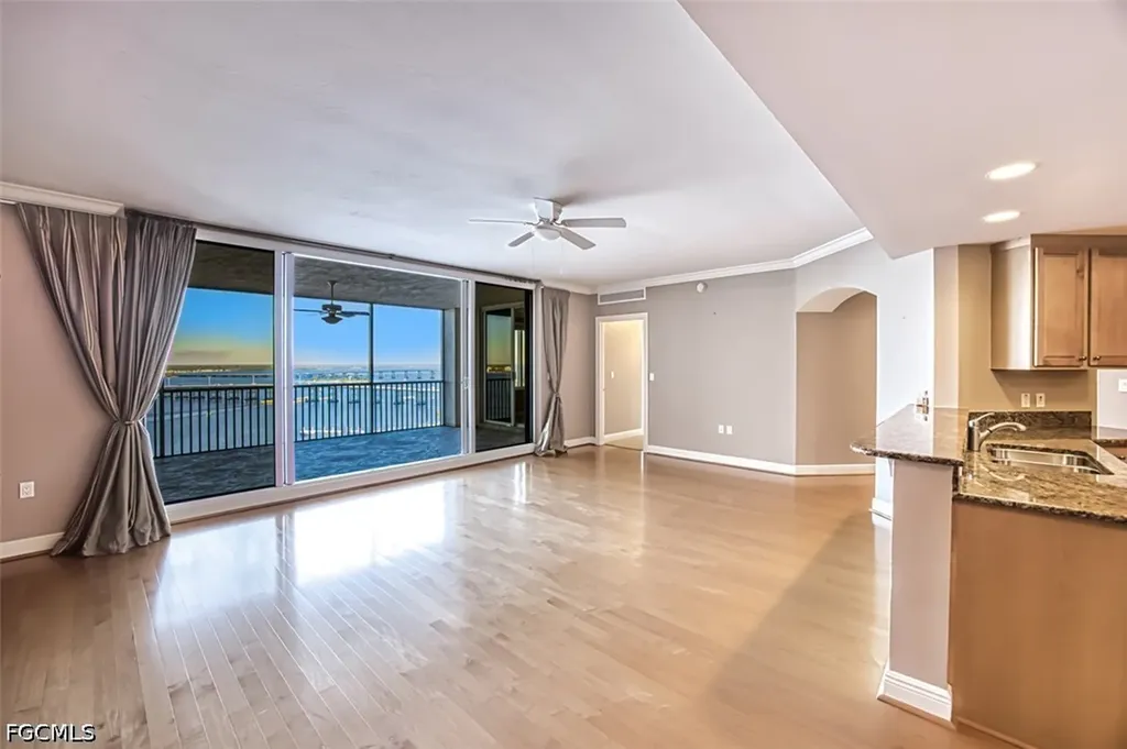 2090 W 1st Street Fort Myers FL 33901