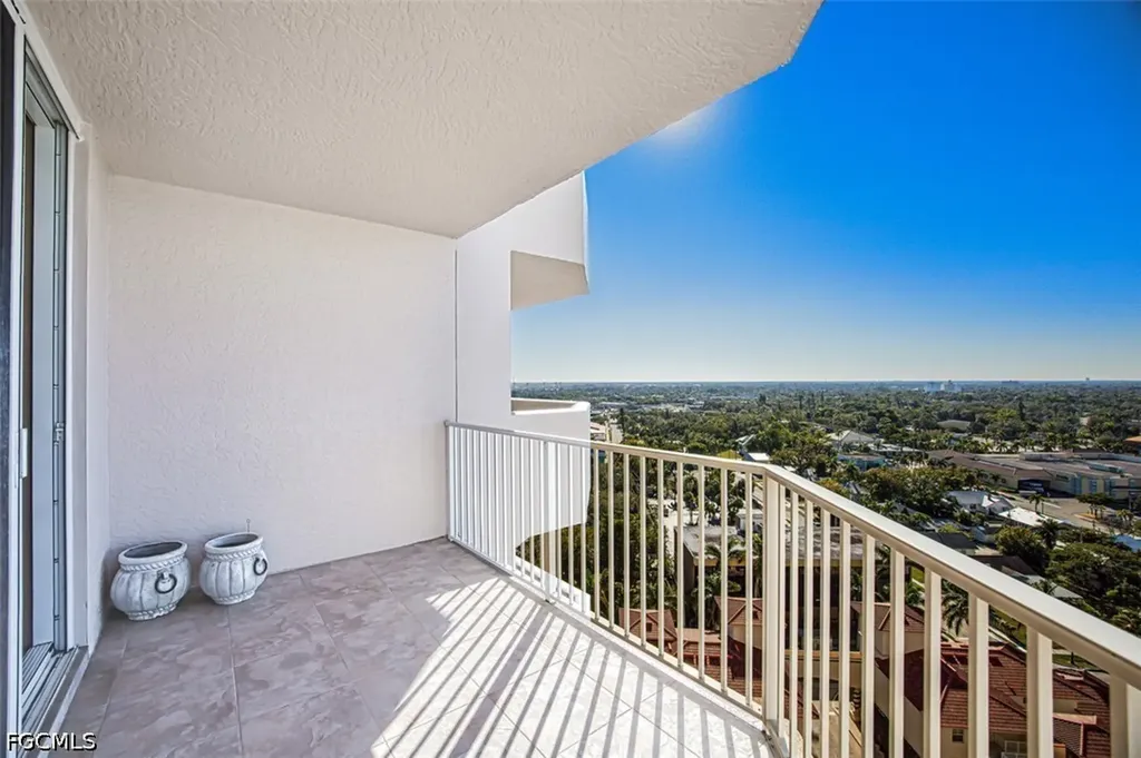 2090 W 1st Street Fort Myers FL 33901