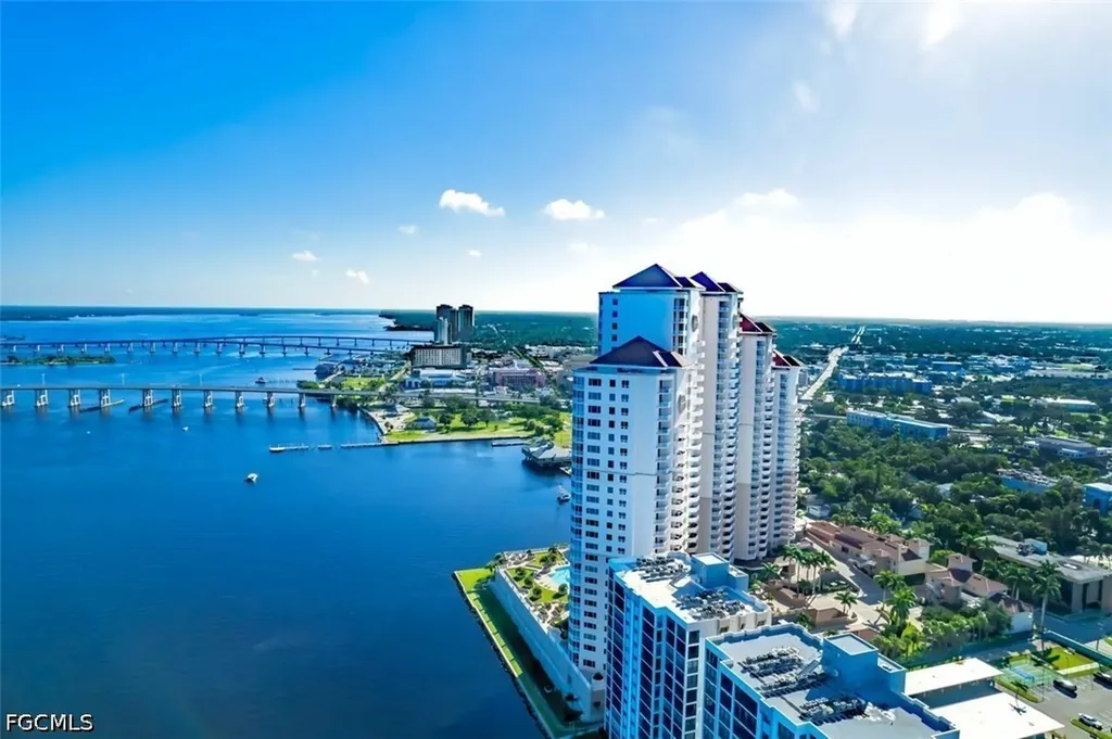 2090 W 1st Street Fort Myers FL 33901