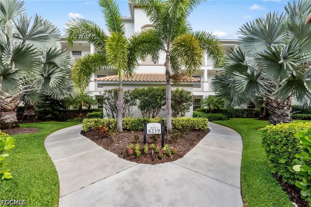 8239 Parkstone Place Naples FL 34120