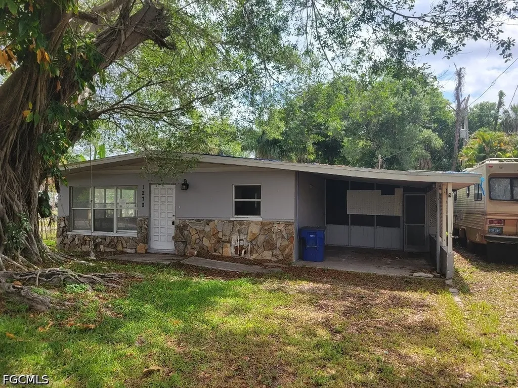 1270 Pinecrest Street North Fort Myers FL 33903