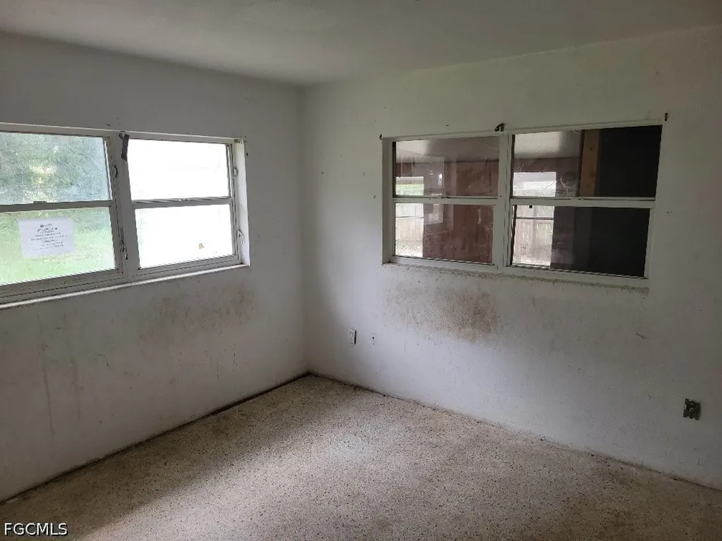 1270 Pinecrest Street North Fort Myers FL 33903