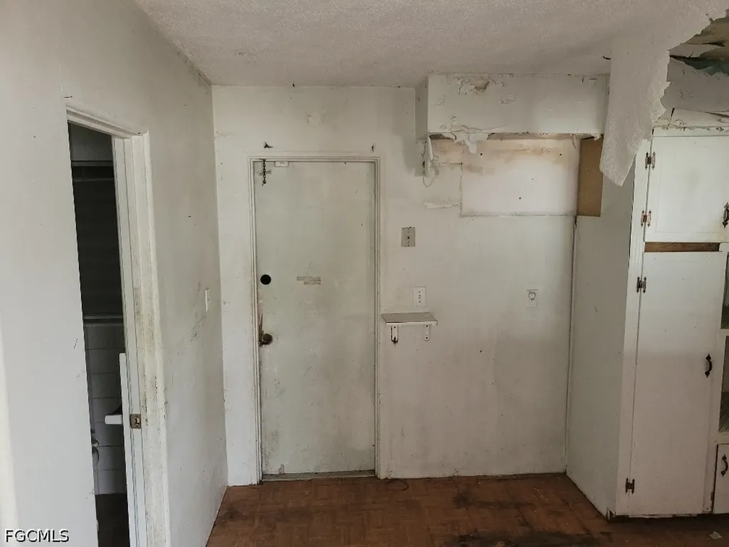 1270 Pinecrest Street North Fort Myers FL 33903