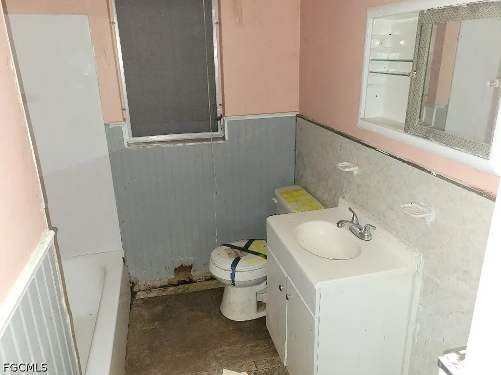 1270 Pinecrest Street North Fort Myers FL 33903