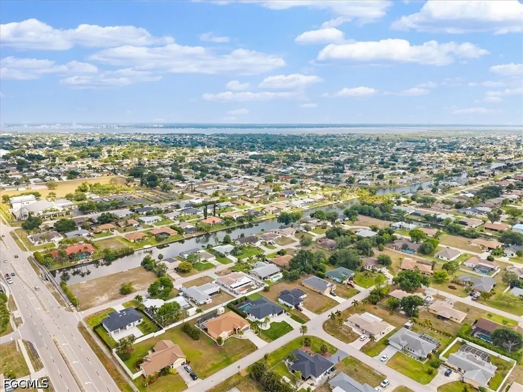 13 SE 20th Place Cape Coral FL 33990