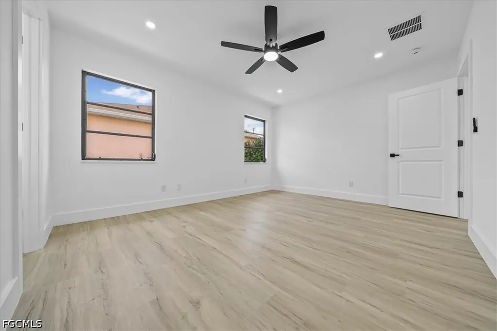 13 SE 20th Place Cape Coral FL 33990