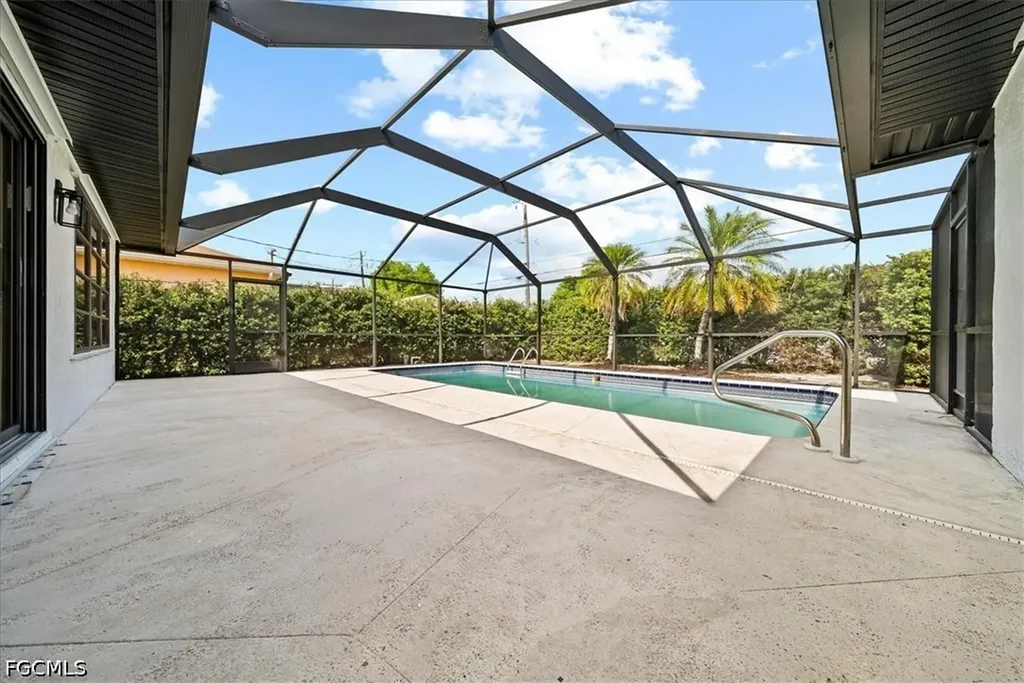 13 SE 20th Place Cape Coral FL 33990