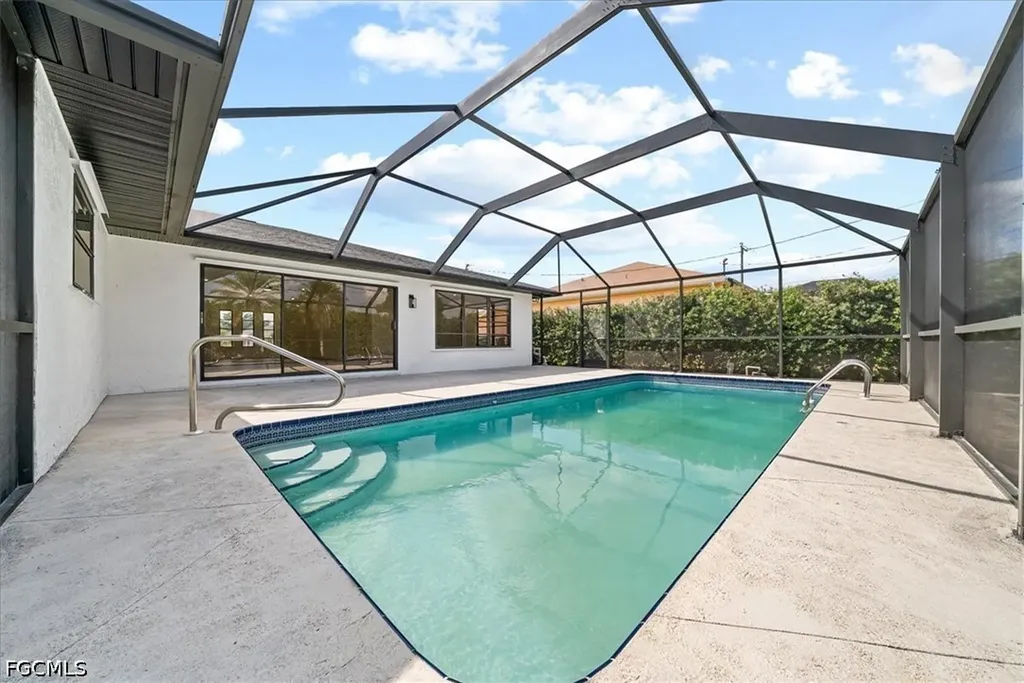 13 SE 20th Place Cape Coral FL 33990