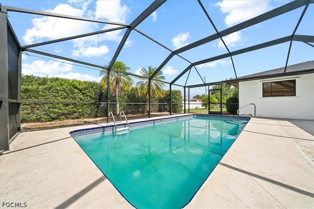 13 SE 20th Place Cape Coral FL 33990