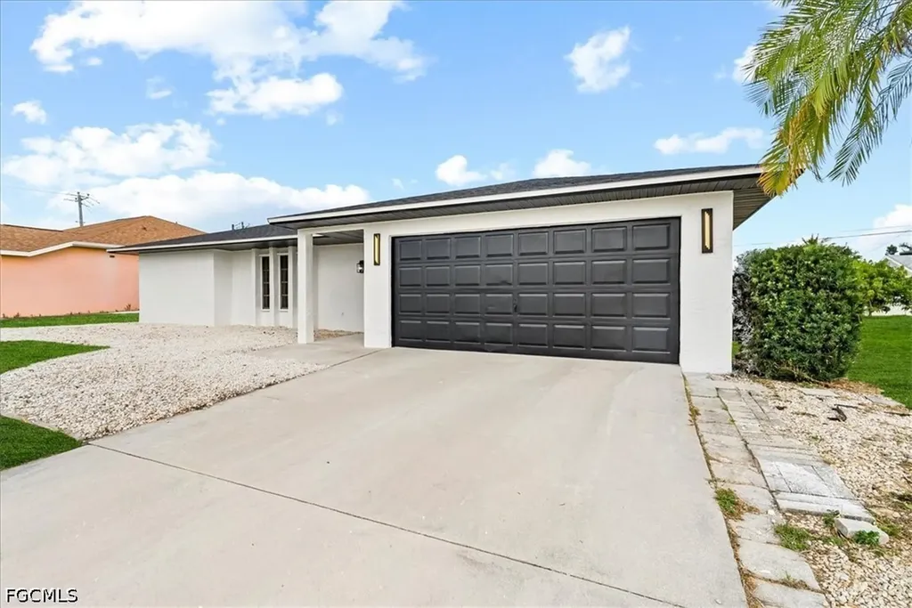 13 SE 20th Place Cape Coral FL 33990