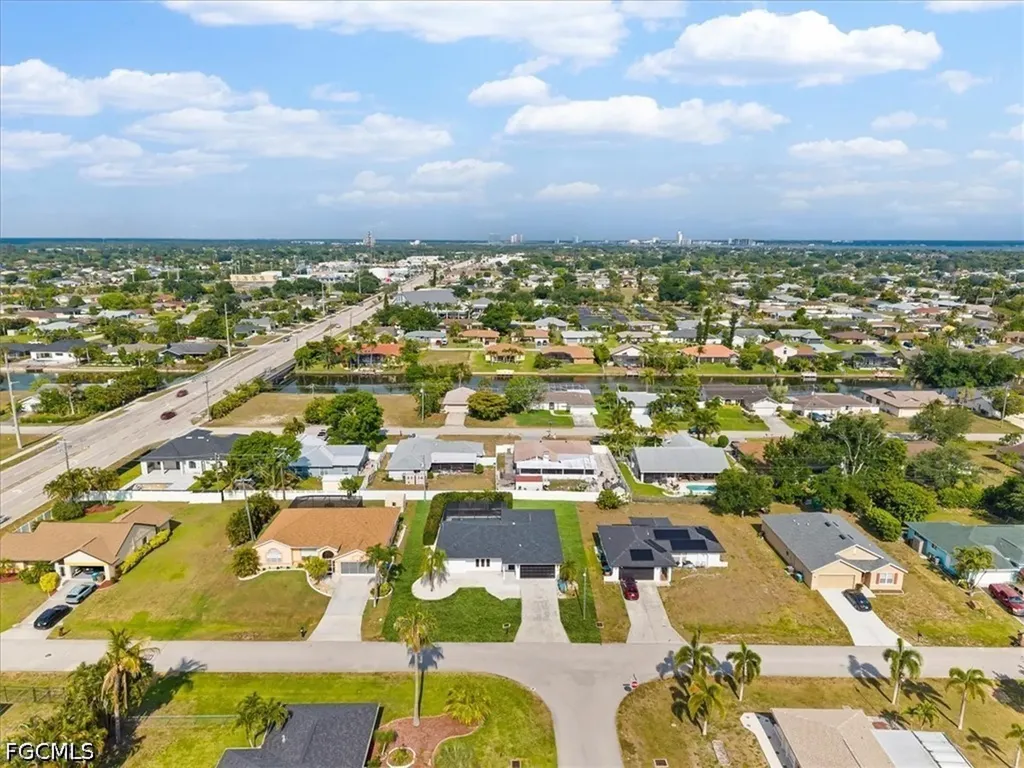 13 SE 20th Place Cape Coral FL 33990