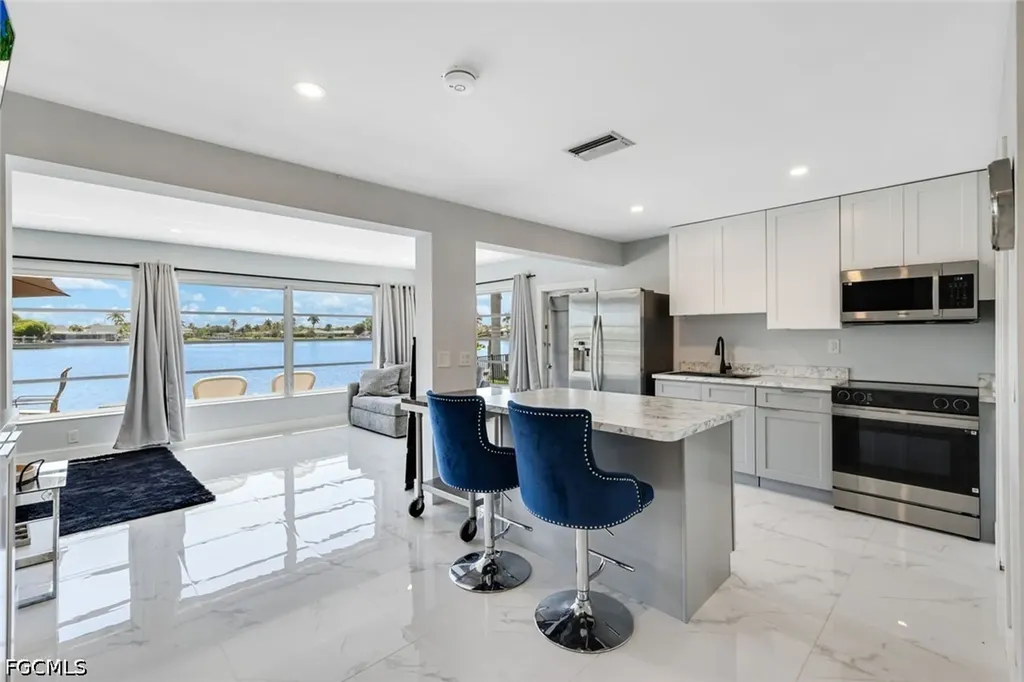 4530 Vinsetta Avenue North Fort Myers FL 33903