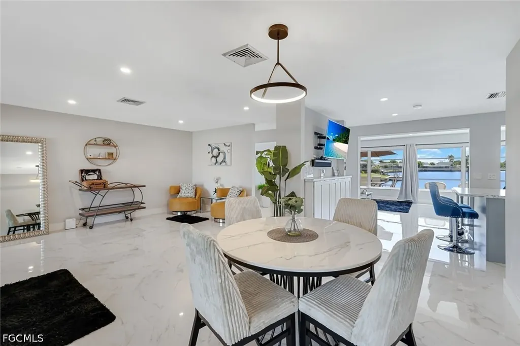 4530 Vinsetta Avenue North Fort Myers FL 33903