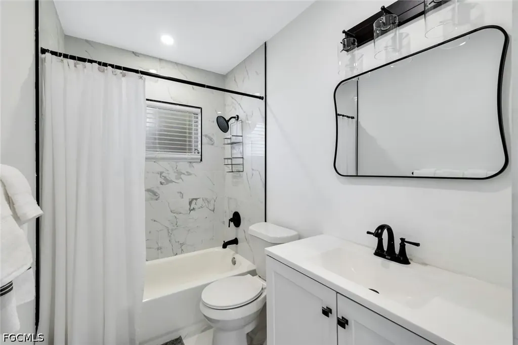 4530 Vinsetta Avenue North Fort Myers FL 33903