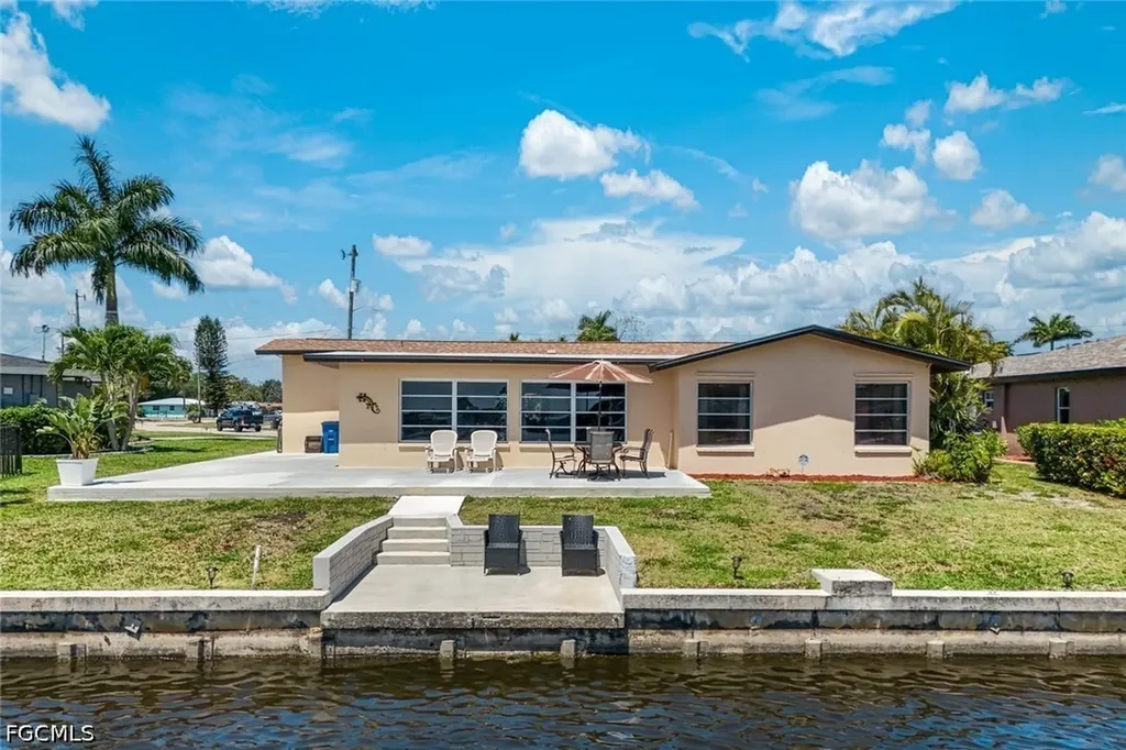 4530 Vinsetta Avenue North Fort Myers FL 33903