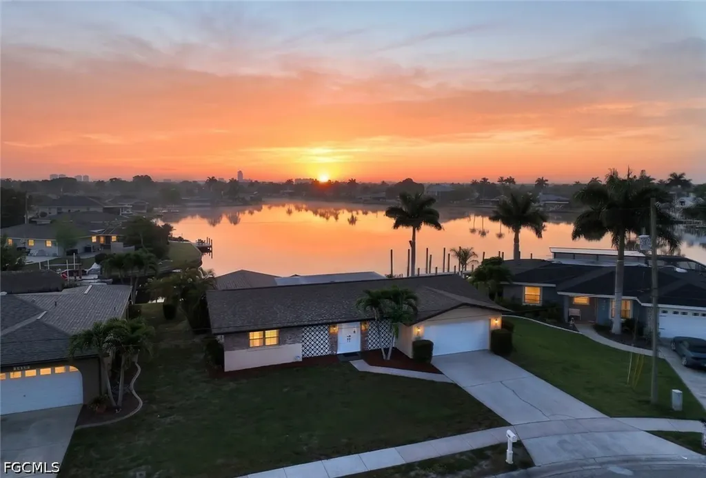 4530 Vinsetta Avenue North Fort Myers FL 33903