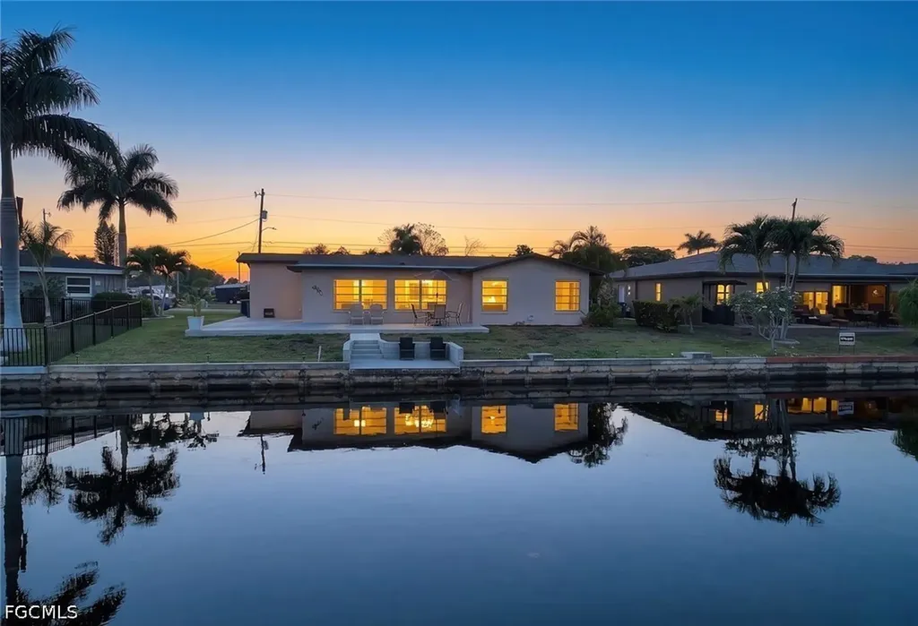 4530 Vinsetta Avenue North Fort Myers FL 33903
