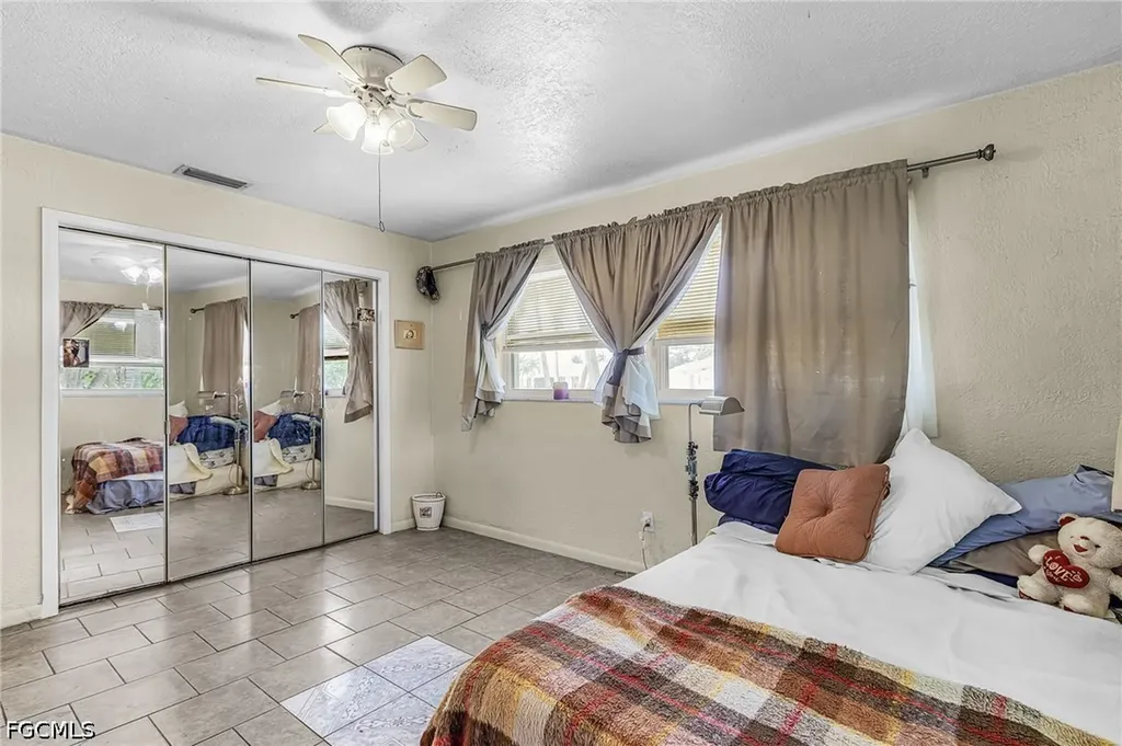 4033 Country Club Boulevard Cape Coral FL 33904