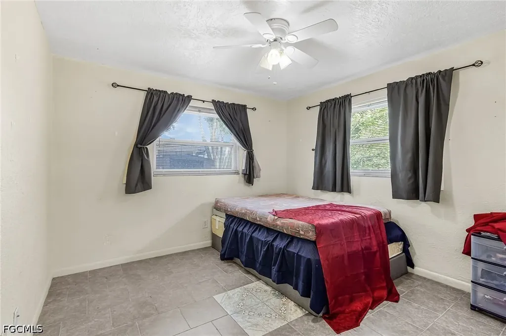 4033 Country Club Boulevard Cape Coral FL 33904