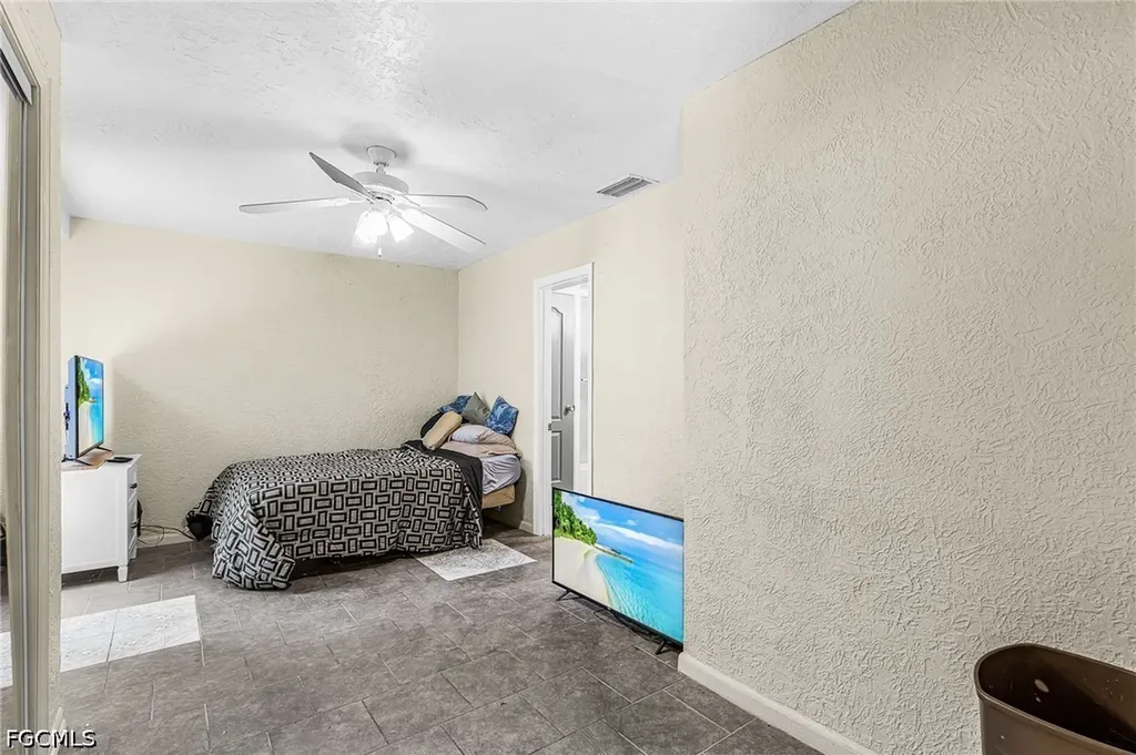 4033 Country Club Boulevard Cape Coral FL 33904