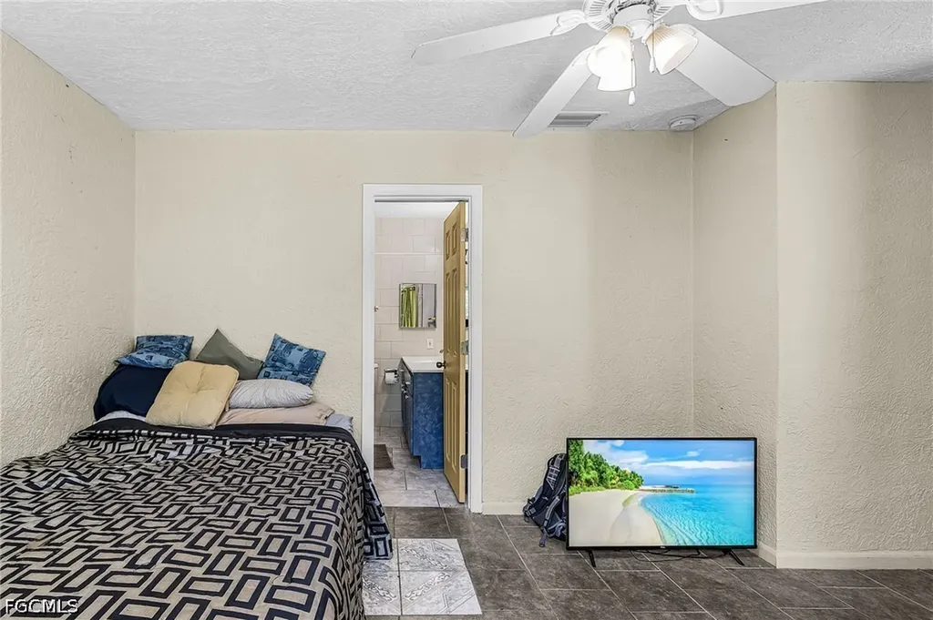 4033 Country Club Boulevard Cape Coral FL 33904