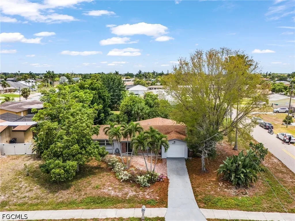 4033 Country Club Boulevard Cape Coral FL 33904