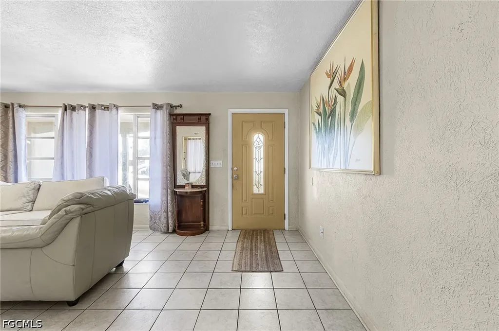 4033 Country Club Boulevard Cape Coral FL 33904