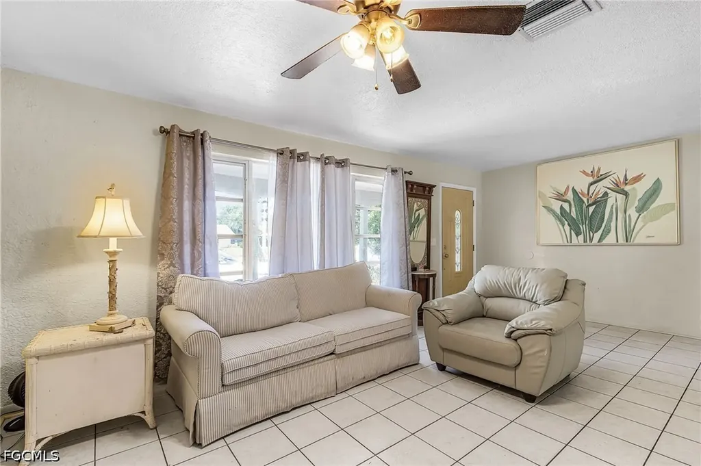 4033 Country Club Boulevard Cape Coral FL 33904