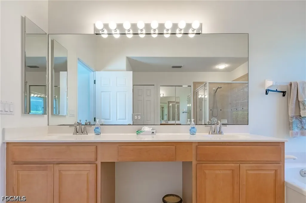 9044 Shadow Glen Way Fort Myers FL 33913