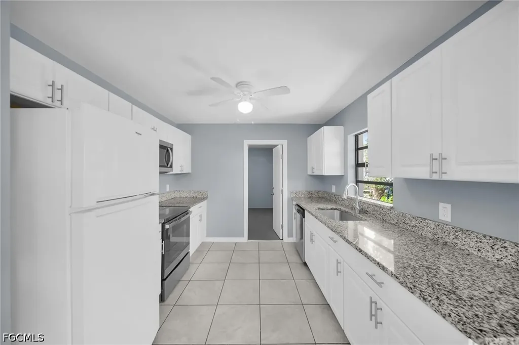 2085 E Tobago Circle Fort Myers FL 33905
