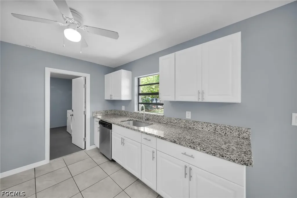 2085 E Tobago Circle Fort Myers FL 33905