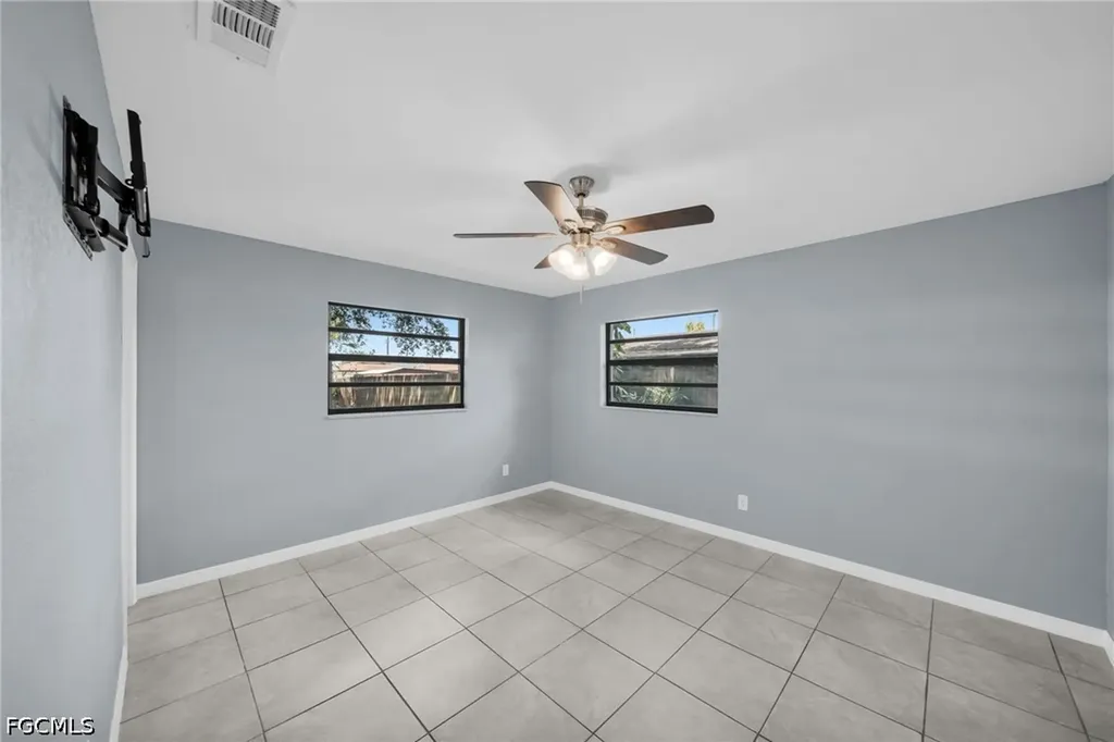 2085 E Tobago Circle Fort Myers FL 33905