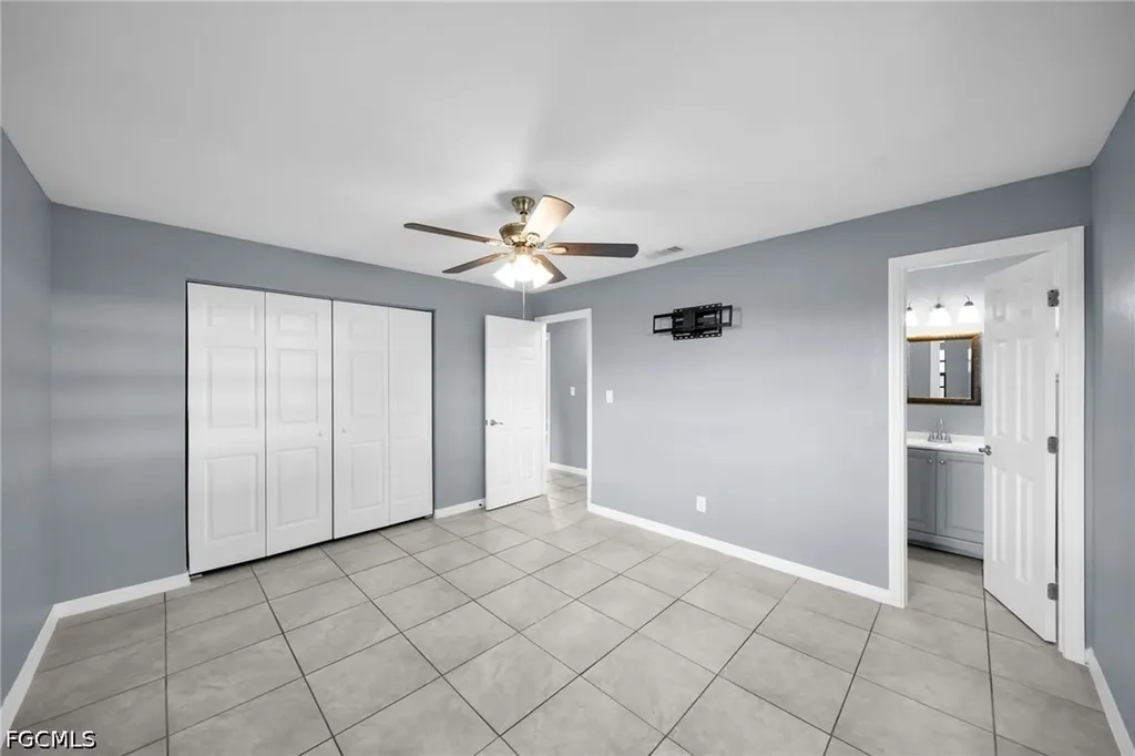 2085 E Tobago Circle Fort Myers FL 33905