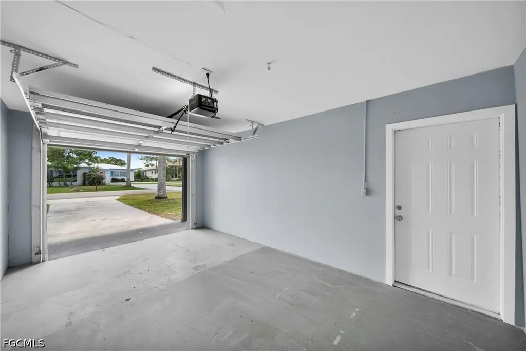 2085 E Tobago Circle Fort Myers FL 33905