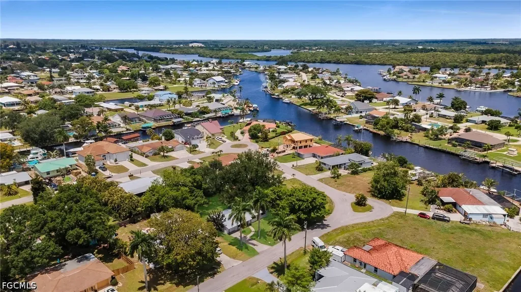 2085 E Tobago Circle Fort Myers FL 33905