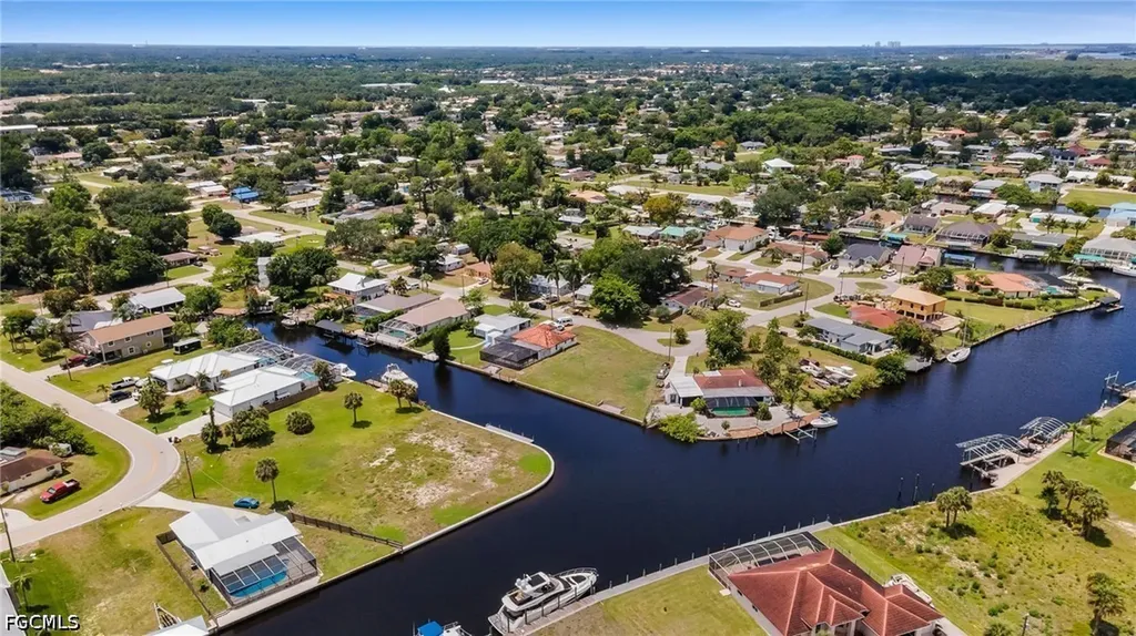 2085 E Tobago Circle Fort Myers FL 33905