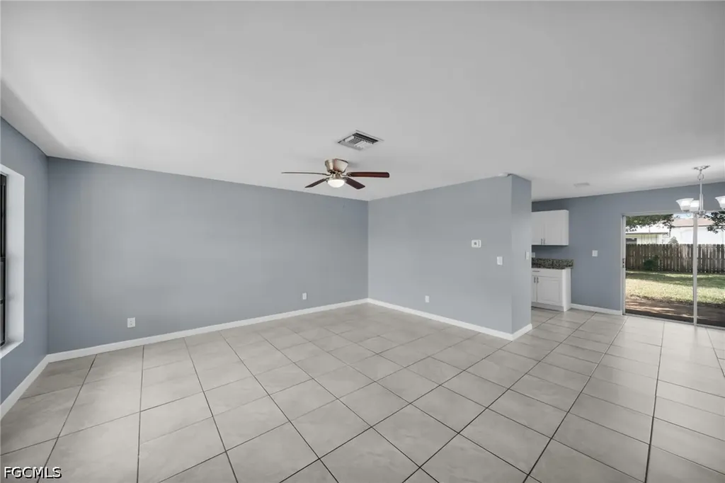 2085 E Tobago Circle Fort Myers FL 33905