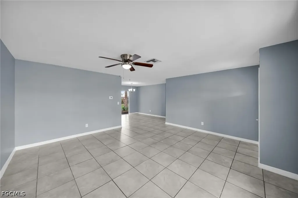2085 E Tobago Circle Fort Myers FL 33905